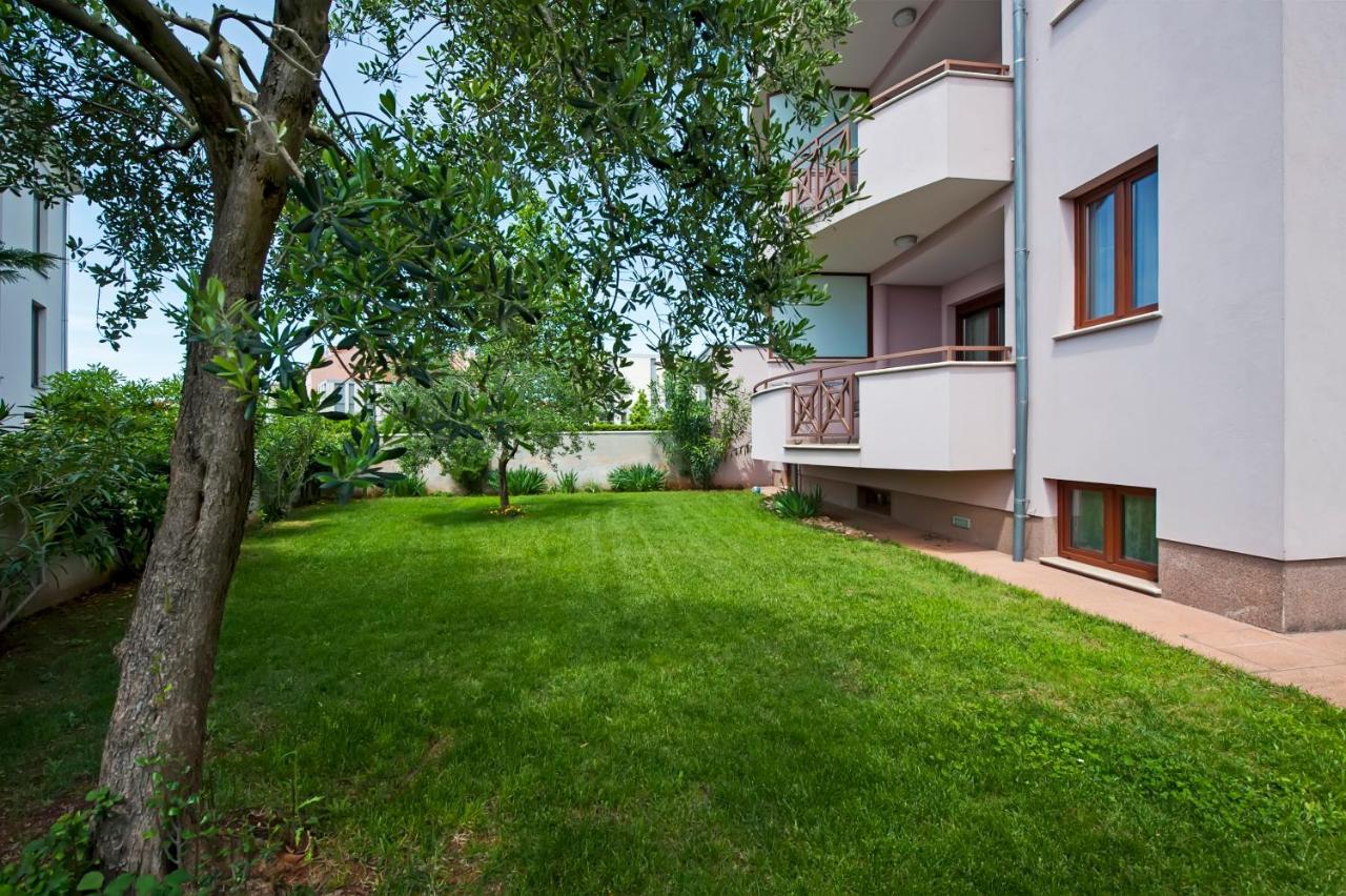Apartments And Rooms Camaiore Rovinj Exterior photo