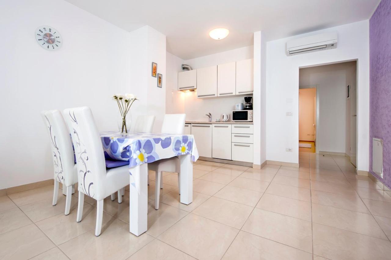Apartments And Rooms Camaiore Rovinj Exterior photo