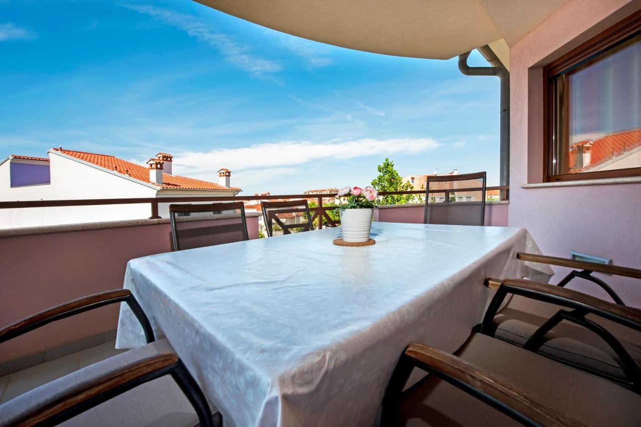 Apartments And Rooms Camaiore Rovinj Exterior photo