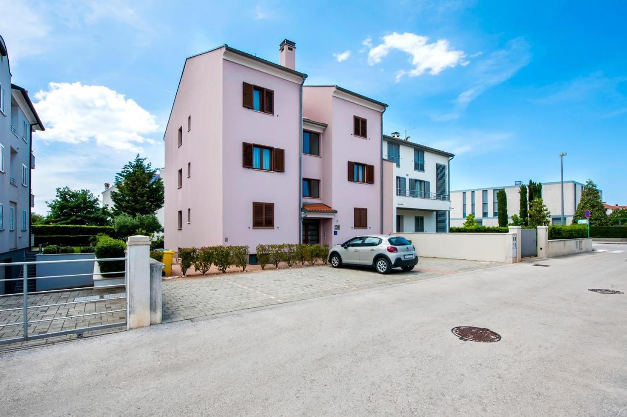 Apartments And Rooms Camaiore Rovinj Exterior photo